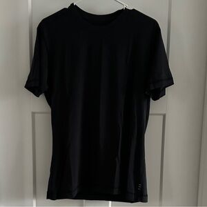 Lululemon Men's T-Shirt - Medium